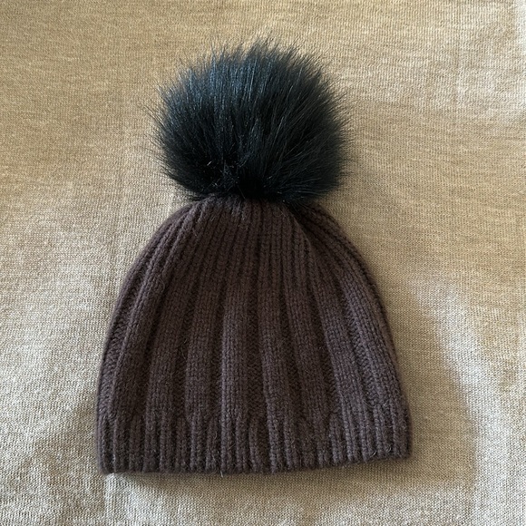 Aritzia Alxiliary Cashmere beanie hat. - Picture 4 of 5